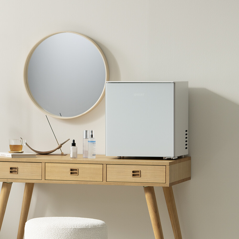 마켓Q,무소음 화장품 냉장고 25L WC-25D 3컬러,화장품 보관은 11~15도가 내 피부에 최고!,윈세프,28485,화장품,보관,정리,화장대,미니,소형,작은,여성,선물,윈세프,미니냉장고,원룸냉장고,가전/디지털/자동차 > 소형/주방/생활가전