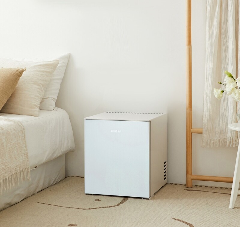 마켓Q,무소음 화장품 냉장고 25L WC-25D 3컬러,화장품 보관은 11~15도가 내 피부에 최고!,윈세프,28485,화장품,보관,정리,화장대,미니,소형,작은,여성,선물,윈세프,미니냉장고,원룸냉장고,가전/디지털/자동차 > 소형/주방/생활가전